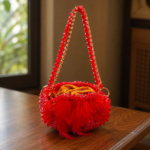 Nzuri Ya Moto – Sac à Main Perlé Rouge à Plumes | Sacoches de Paty – Image 2