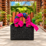 AMARA – Sac à Main Perlé Noir à Fleurs Fuchsia | Sacoches de Paty – Image 2