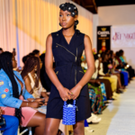 AZURI – Mini Sac Bourse Perlé Bleu Royal | Sacoches de Paty – Image 3